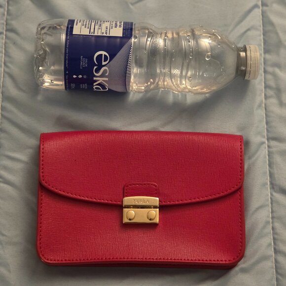 Fancy/New Red Leather Furla Purse - Picture 4 of 6